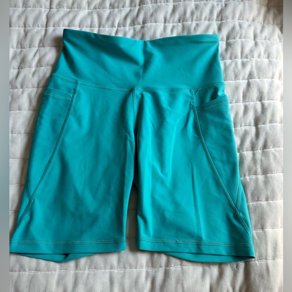 Old navy power soft 8in high rise bike short with side pockets in teal blue M